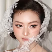 Trang điểm cô dâu