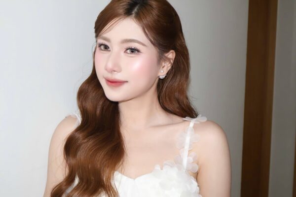 Cô dâu do Kiều Min trang điểm
