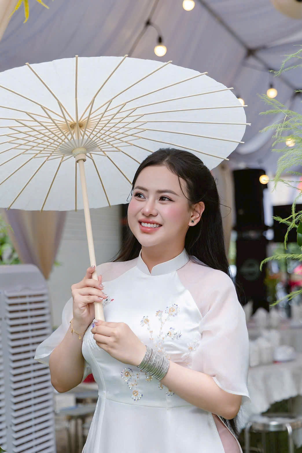 Trang điểm cô dâu