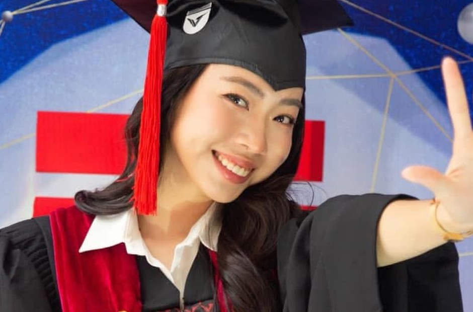 Buổi chụp kỷ yếu của lớp tại phòng chụp