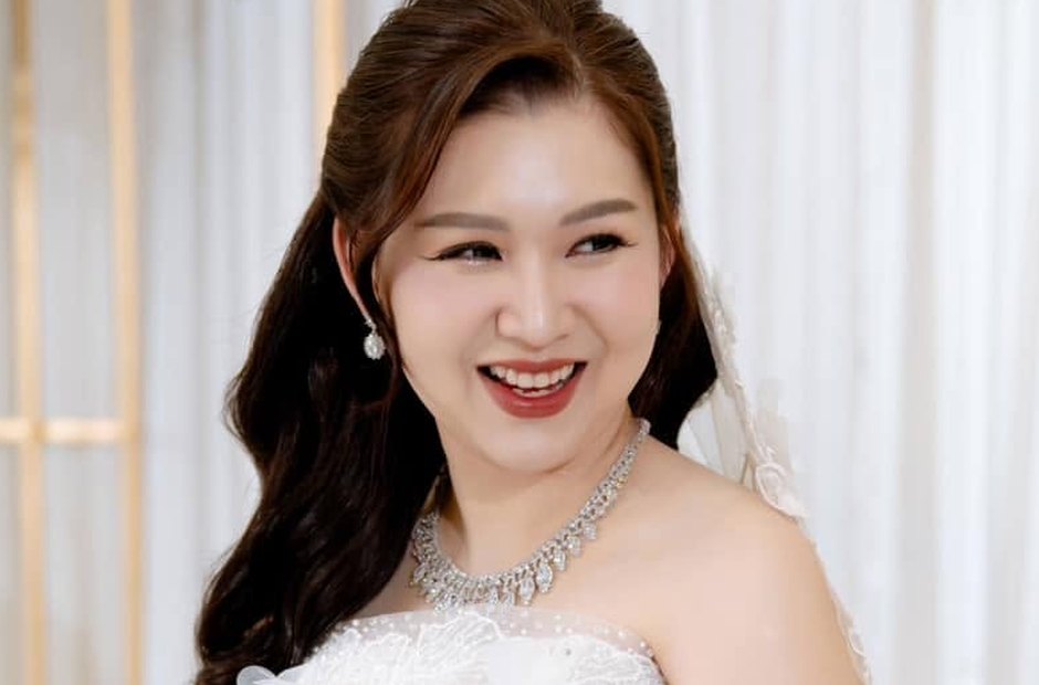 Lớp nền mỏng trên gương mặt