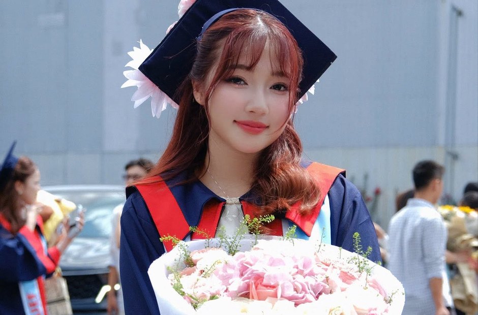Trang điểm nhẹ cho ngày lễ tốt nghiệp