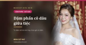 Banner: Dặm phấn cho cô dâu giữa tiệc: tự dặm với túi đồ nhỏ hay chọn gói có dặm