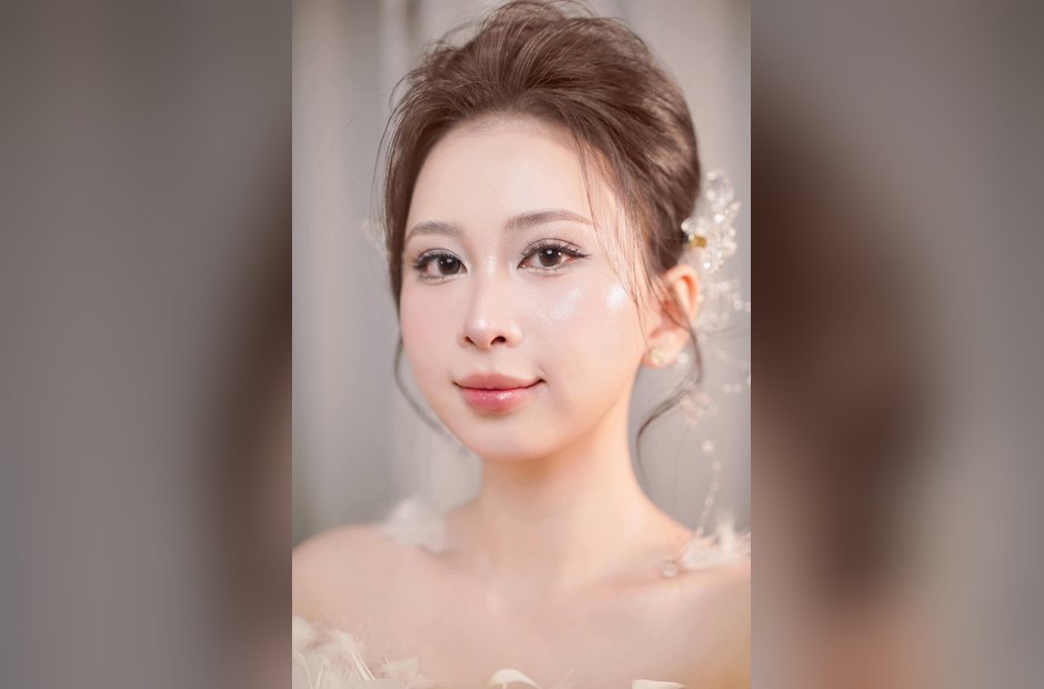 Gương mặt cô dâu hoàn thiện
