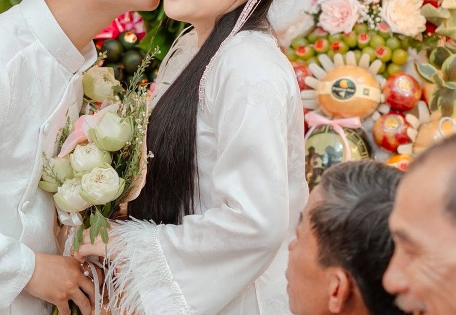 Cô dâu và chú rể trong lễ vu quy tại gia