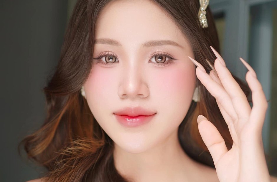 Trang điểm dự tiệc hoàn thiện