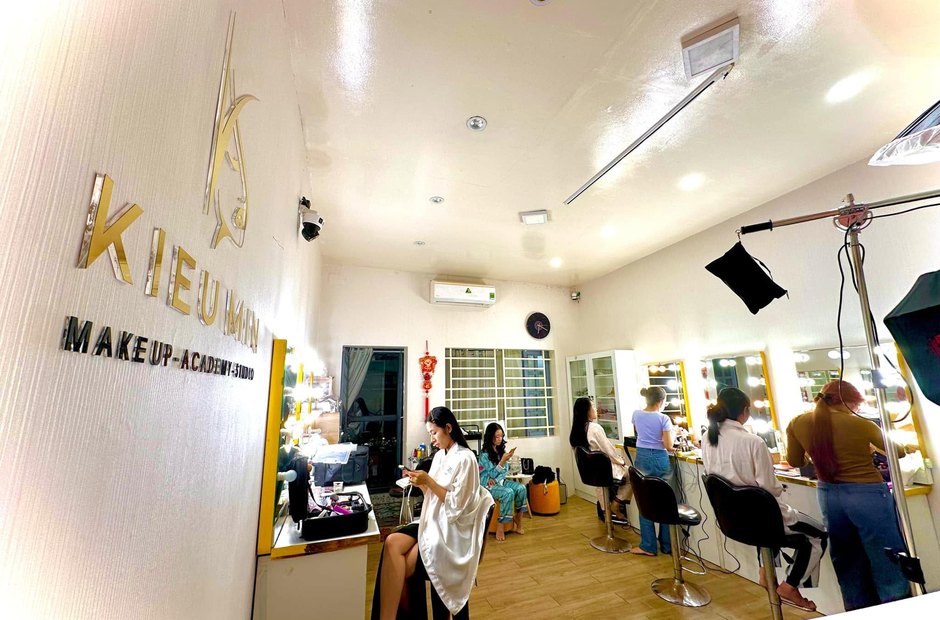 Phòng trang điểm tại studio Kiều Min