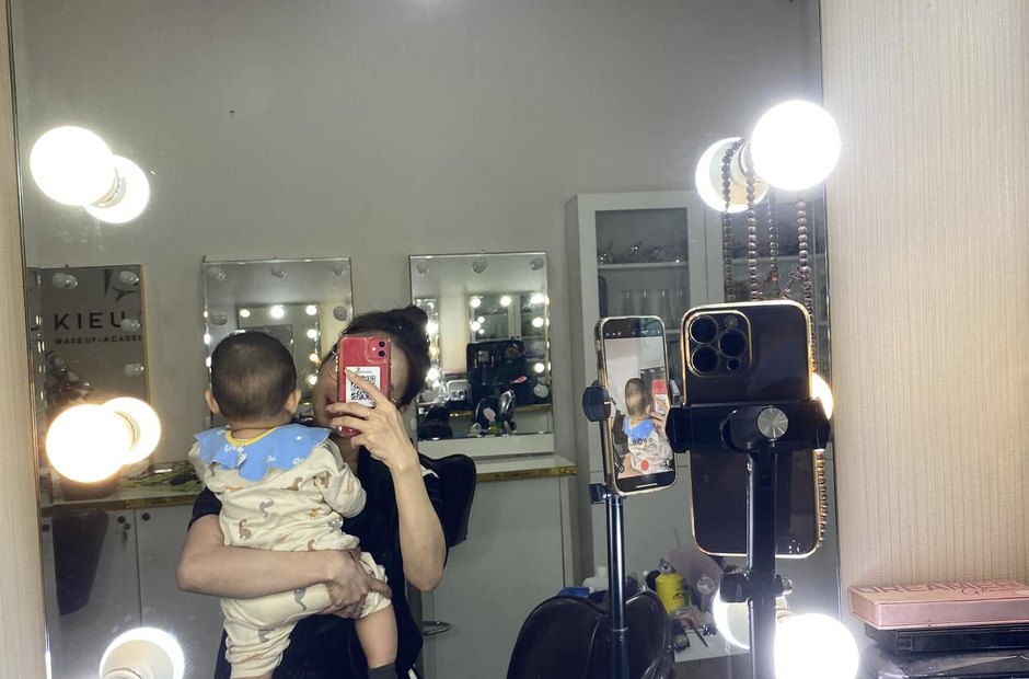 Một buổi ở studio có em bé đi cùng