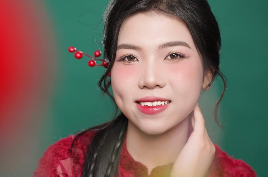 Khách sau buổi trang điểm dịp cuối năm