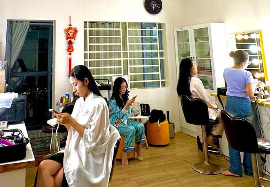 Không gian studio Makeup Kiều Min tại TP.HCM lúc đang làm việc