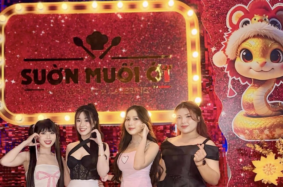 Tiệc tất niên công ty — lớp nền cần bền dưới đèn hội trường