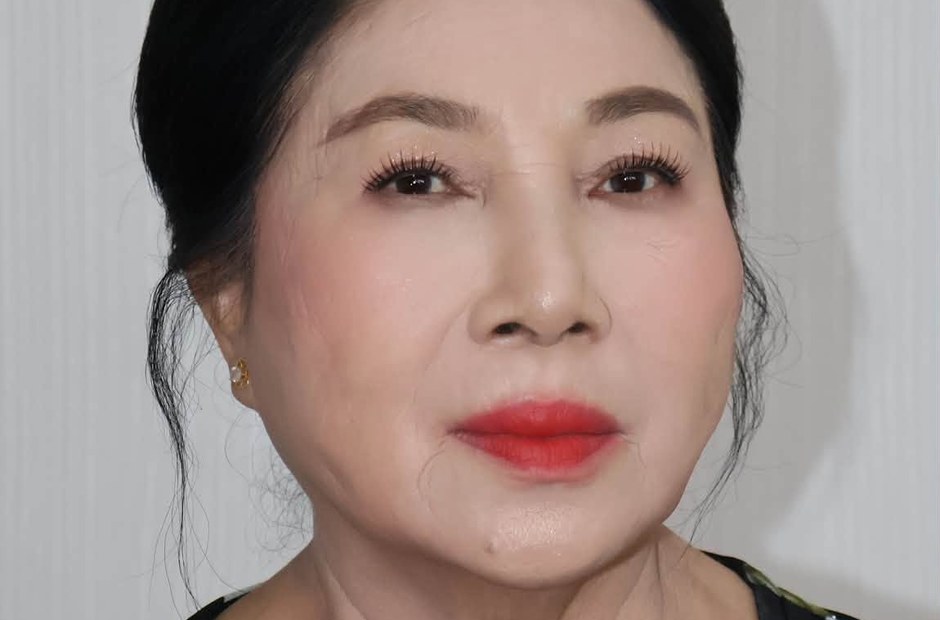 Tông trang điểm nhẹ nhàng cho mẹ cô dâu