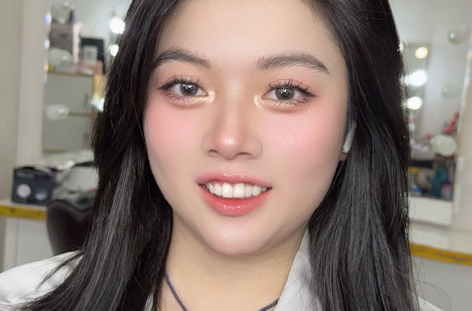 Trang điểm nhẹ cho buổi gặp gỡ